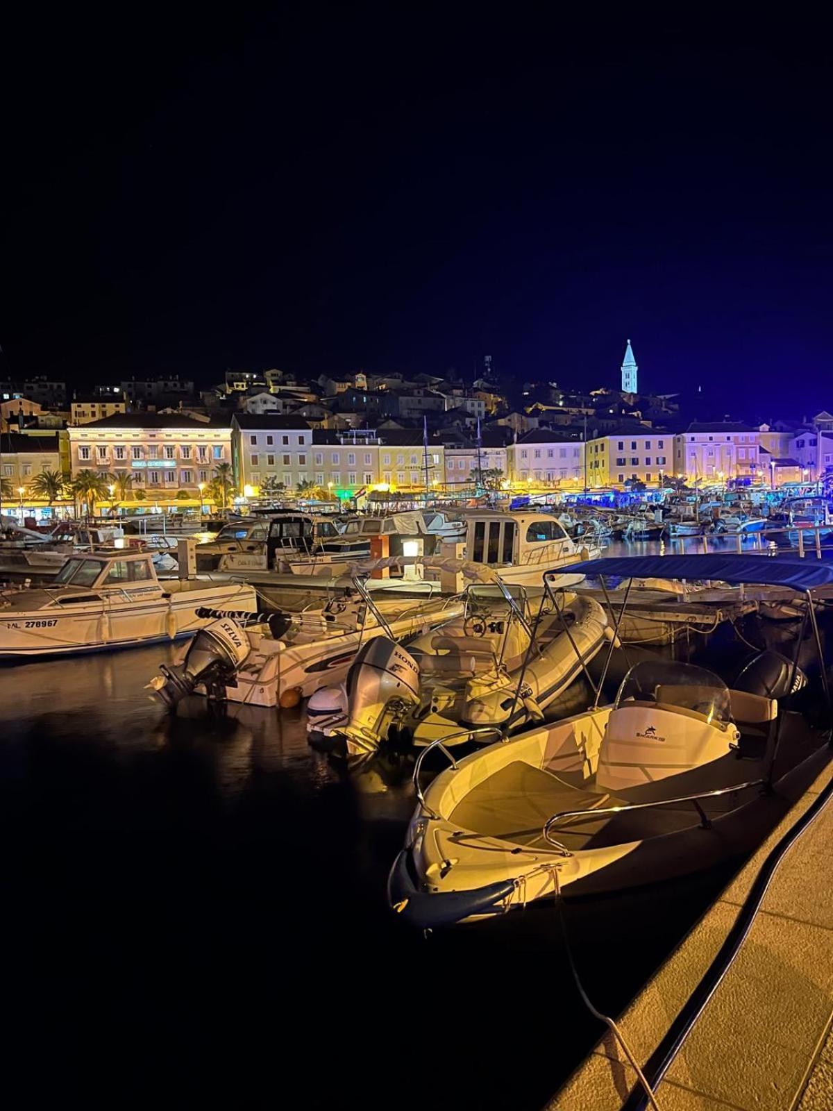 Season4All Apartments Mali Lošinj Eksteriør billede